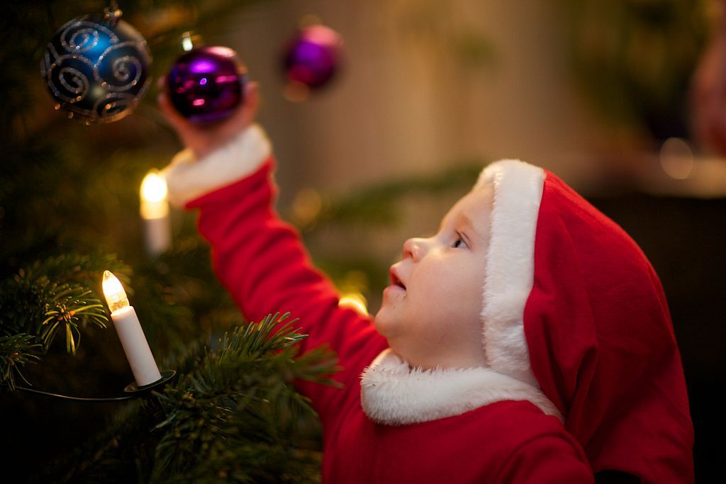 Featured image for “How to Keep Your Family’s Teeth Healthy Over The Holidays”